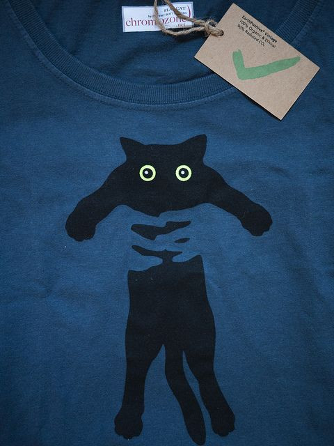 kitty print on T-Shirt
