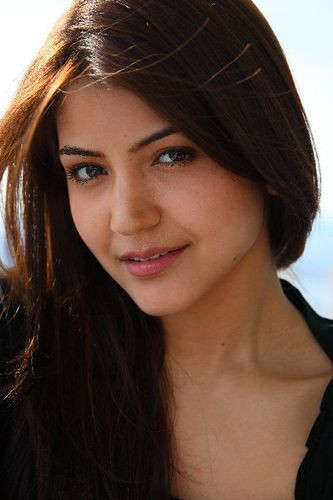 anushka new pictures 054 low res Top 10 Richest Bo...