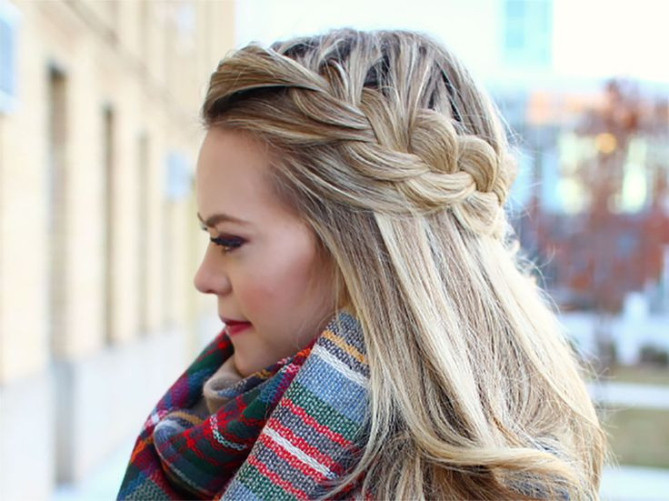 5 Travel-Proof Hairstyles for Long Flights
