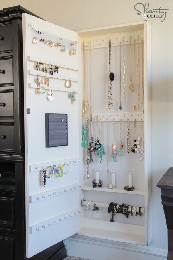 25 Brilliant DIY Jewelry Organizing and Storage Pr...