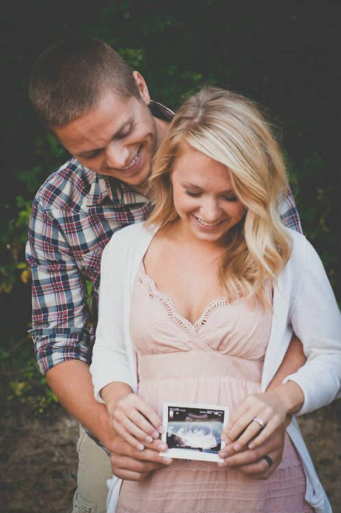10 Pregnancy Announcement Photo Ideas - Tinyme Blo...